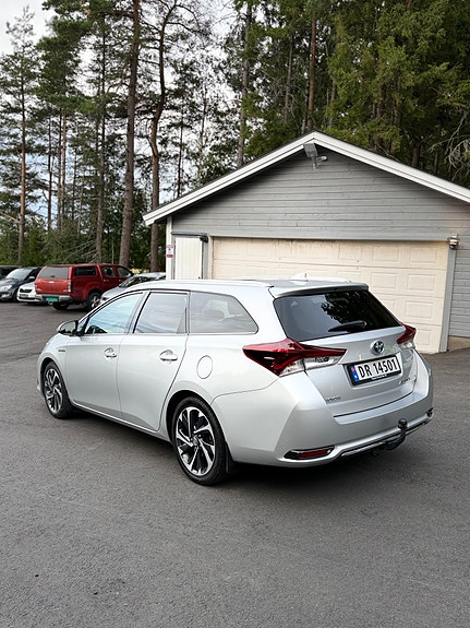 Toyota Auris 13 of 30