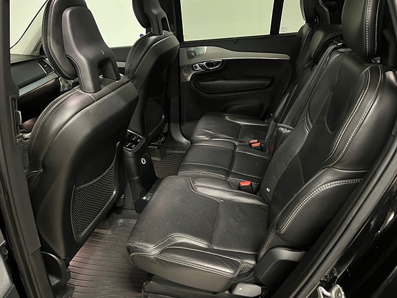 Volvo XC90 12 of 15