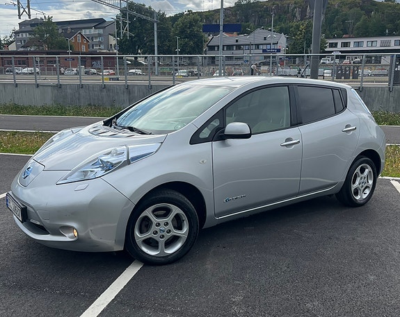 Nissan Leaf 2 of 5