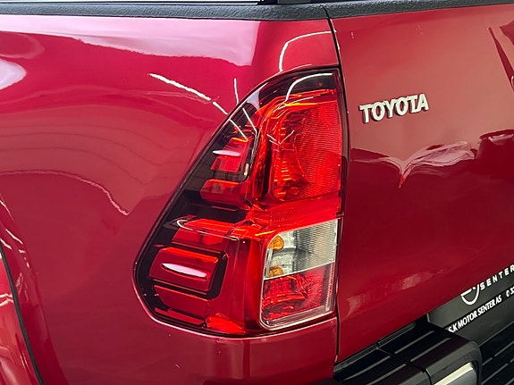 Toyota HiLux 6 of 30