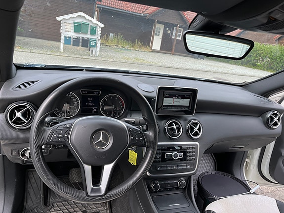 Mercedes-Benz A180 12 of 12