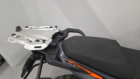 KTM 890 Adventure 4 of 10