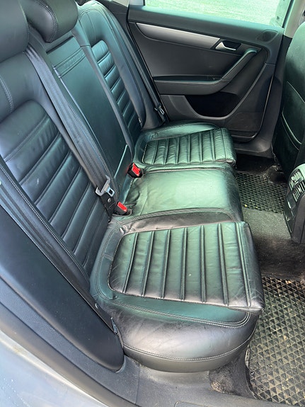 Volkswagen Passat 15 of 17