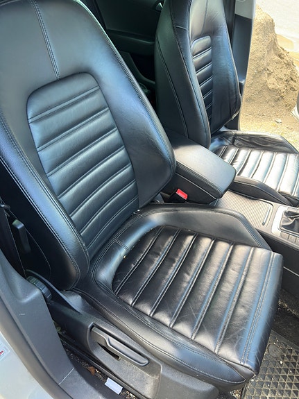 Volkswagen Passat 13 of 17