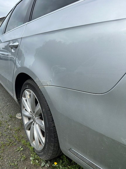 Volkswagen Passat 5 of 17