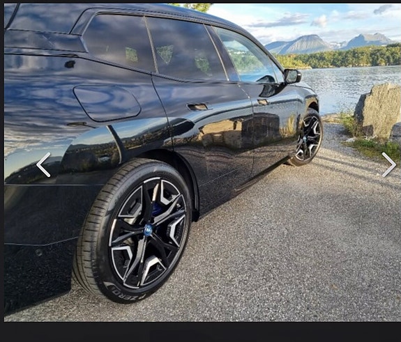 BMW iX 2 of 6