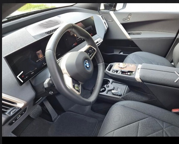 BMW iX 5 of 6