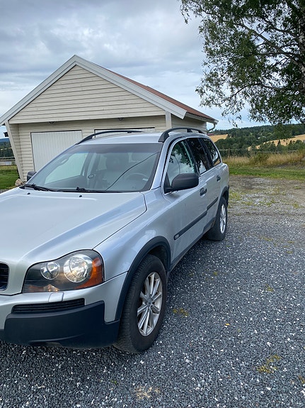 Volvo XC90 10 of 12