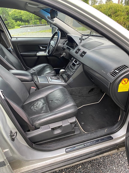 Volvo XC90 11 of 12