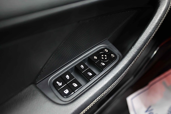 Porsche Panamera 4 28 of 30