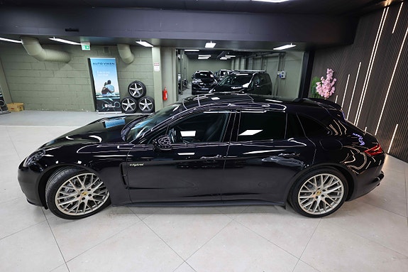 Porsche Panamera 4 13 of 30
