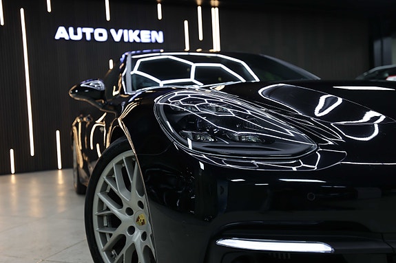 Porsche Panamera 4 18 of 30