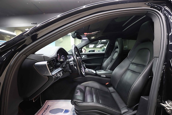Porsche Panamera 4 29 of 30