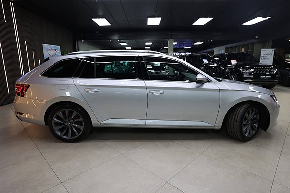 Skoda Superb 9 of 30