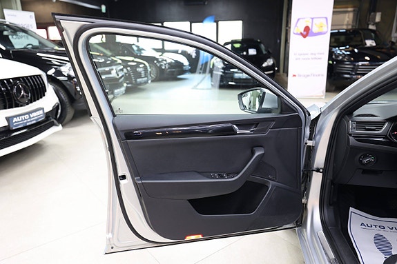 Skoda Superb 24 of 30