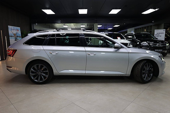 Skoda Superb 9 of 30