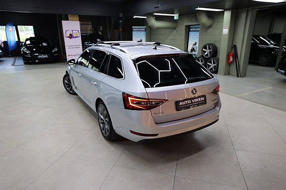 Skoda Superb 14 of 30
