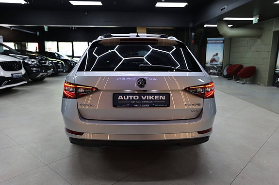 Skoda Superb 7 of 30