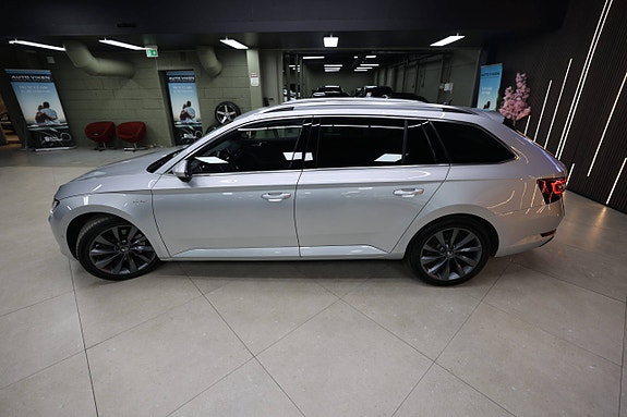 Skoda Superb 13 of 30