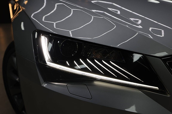 Skoda Superb 18 of 30