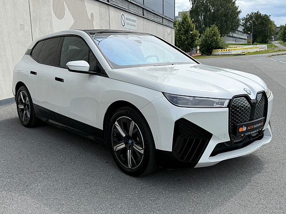 BMW iX 9 of 29