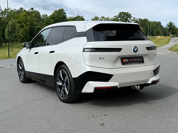 BMW iX 8 of 29
