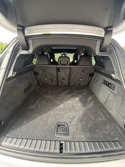 BMW iX 18 of 29