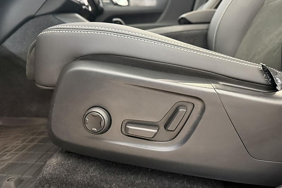 Volvo XC40 20 of 30