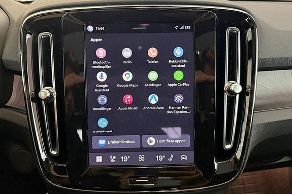 Volvo XC40 28 of 30