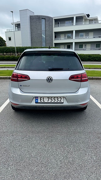 Volkswagen e-Golf VII 3 of 10