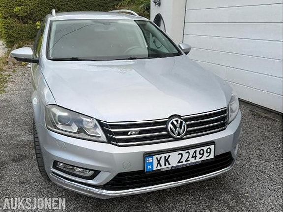 Volkswagen Passat 3 of 30