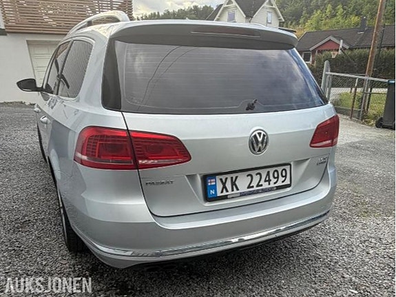 Volkswagen Passat 4 of 30