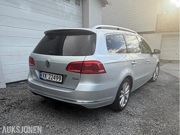 Volkswagen Passat 5 of 30