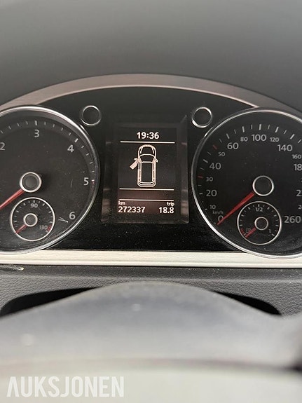 Volkswagen Passat 7 of 30