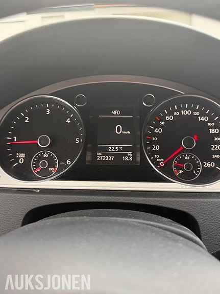 Volkswagen Passat 6 of 30