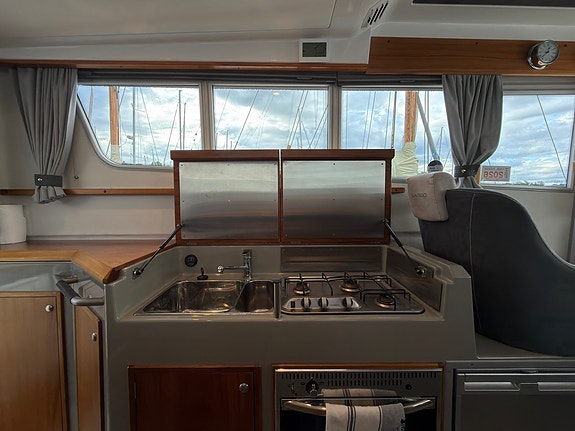 Sargo 36 Explorer Fly 11 of 30