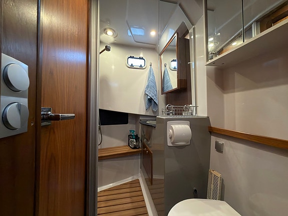 Sargo 36 Explorer Fly 24 of 30