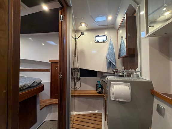 Sargo 36 Explorer Fly 25 of 30