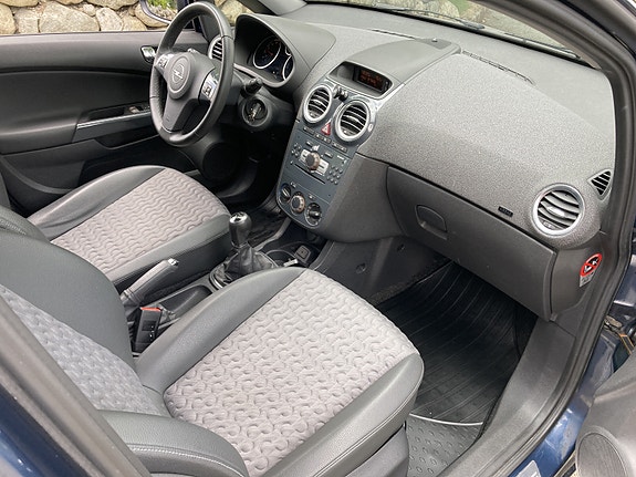 Opel Corsa 14 of 17