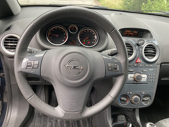Opel Corsa 13 of 17