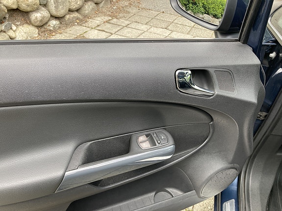 Opel Corsa 10 of 17
