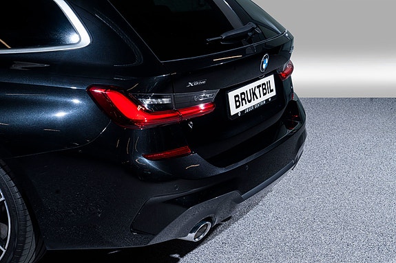 BMW 330d 8 of 15