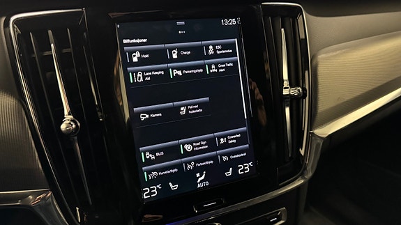 Volvo V90 23 of 30