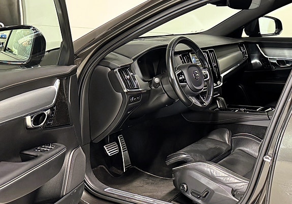 Volvo V90 10 of 30