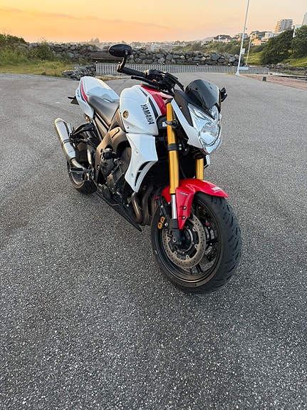 Yamaha FZ8-N 2 of 5