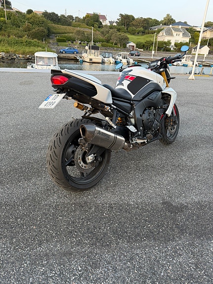 Yamaha FZ8-N 4 of 5