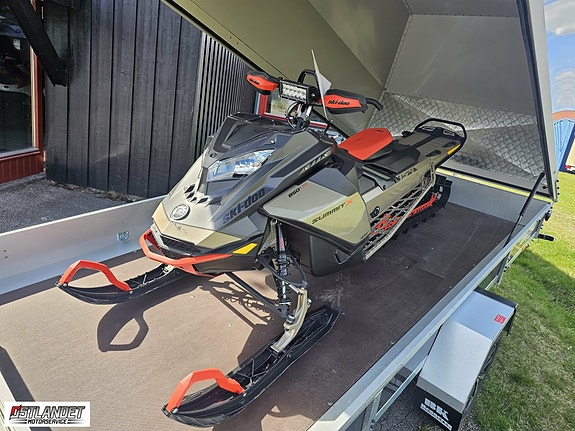 Ski-doo Summit X 154" 850 E-TEC Turbo SHOT 3 of 12