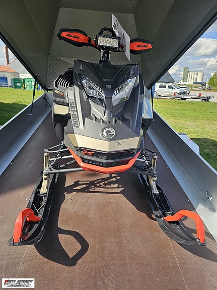 Ski-doo Summit X 154" 850 E-TEC Turbo SHOT 5 of 12