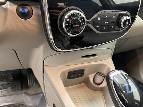 Renault Zoe 14 of 17