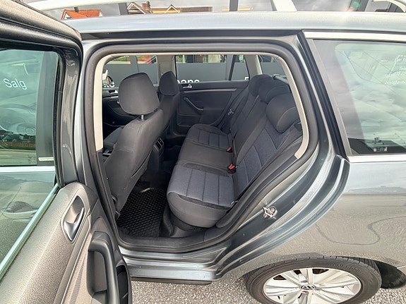 Volkswagen Golf 18 of 22